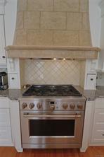 990 Terrace Ave — listing photo 33 of 60