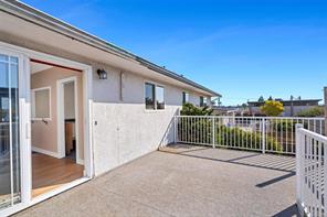 909 Shearwater St — listing photo 16 of 47