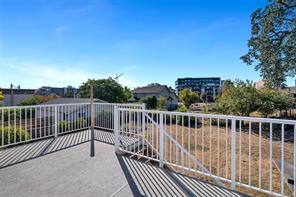 909 Shearwater St — listing photo 17 of 47