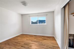 909 Shearwater St — listing photo 21 of 47