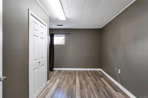 909 Shearwater St — listing photo 35 of 47