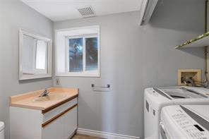909 Shearwater St — listing photo 37 of 47