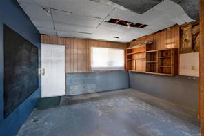 909 Shearwater St — listing photo 39 of 47