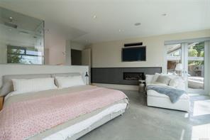 3931 Cadboro Bay Rd — listing photo 19 of 64
