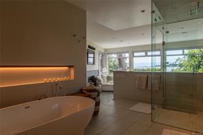3931 Cadboro Bay Rd — listing photo 21 of 64