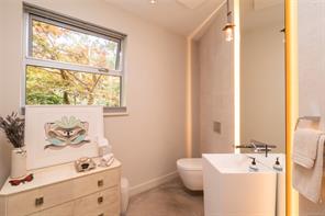3931 Cadboro Bay Rd — listing photo 27 of 64