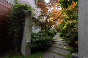 3931 Cadboro Bay Rd — listing photo 48 of 64