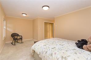 1112 Vic Pl — listing photo 19 of 38
