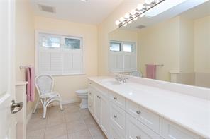 1112 Vic Pl — listing photo 21 of 38
