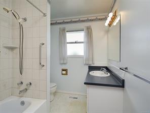 3116 Yew St — listing photo 15 of 27
