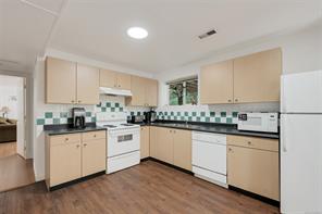 1215 Cloake Hill Rd — listing photo 28 of 44
