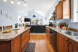 13-6078 Truesdale St — listing photo 15 of 42
