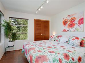 1047 San Marino Cres — listing photo 16 of 47