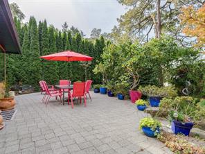 1047 San Marino Cres — listing photo 29 of 47