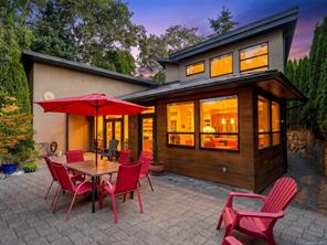 1047 San Marino Cres — listing photo 30 of 47