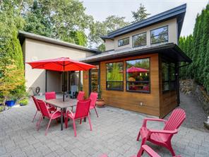 1047 San Marino Cres — listing photo 31 of 47