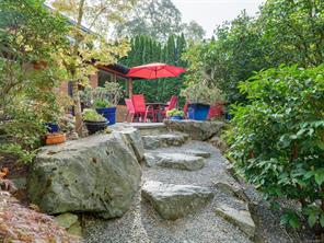 1047 San Marino Cres — listing photo 36 of 47