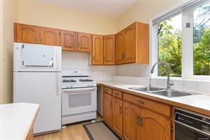 1475 McTavish Rd — listing photo 18 of 59