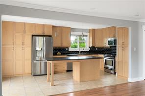 670 Polyanthus Cres — listing photo 14 of 61