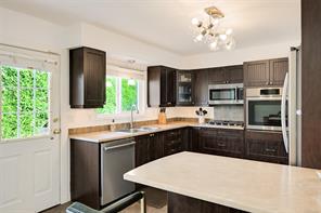 2280 Aldeane Ave — listing photo 16 of 77