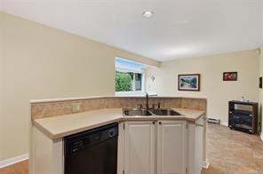 6-909 Carolwood Dr — listing photo 25 of 66
