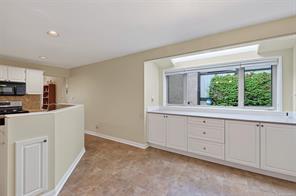 6-909 Carolwood Dr — listing photo 29 of 66