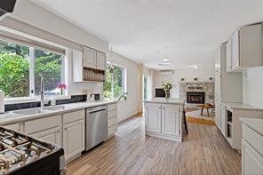 6938 Wallace Dr — listing photo 14 of 43