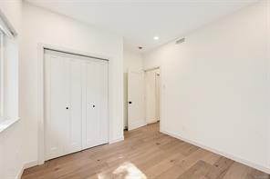 1-517 Foul Bay Rd — listing photo 18 of 26