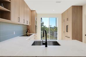 2-519 Foul Bay Rd — listing photo 30 of 74
