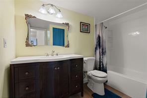 216-3235 Quadra St — listing photo 15 of 28