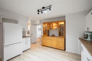 1029 Wychbury Ave — listing photo 28 of 41