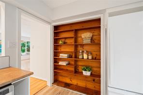 1029 Wychbury Ave — listing photo 30 of 41