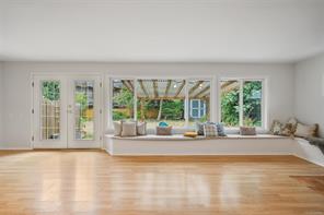 1029 Wychbury Ave — listing photo 35 of 41