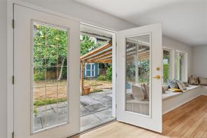 1029 Wychbury Ave — listing photo 36 of 41