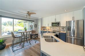 3728 Arbutus Dr — listing photo 14 of 84