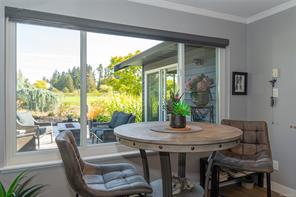 3728 Arbutus Dr — listing photo 18 of 84