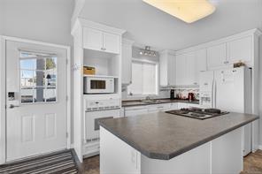 6768 Buckley Bay Frontage Rd — listing photo 14 of 27