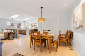 48 Cambridge St — listing photo 14 of 36