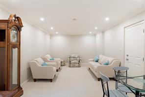 238 Richmond Ave — listing photo 33 of 53