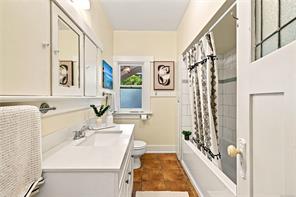 1320 Bond St — listing photo 27 of 63