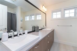 1166 Bombardier Cres — listing photo 17 of 43