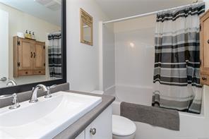 1166 Bombardier Cres — listing photo 28 of 43