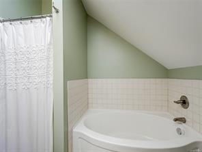 4-833 Princess Ave — listing photo 15 of 25