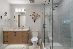 101-2447 Henry Ave — listing photo 17 of 29