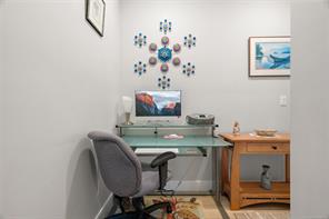 101-2447 Henry Ave — listing photo 23 of 29