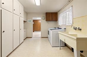 1867 Grandview Dr — listing photo 25 of 34