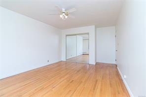 102-1318 Beach Dr — listing photo 17 of 34
