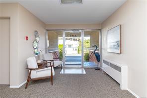 102-1318 Beach Dr — listing photo 24 of 34