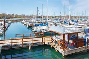 102-1318 Beach Dr — listing photo 29 of 34