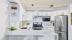 211-494 Marsett Pl — listing photo 16 of 30